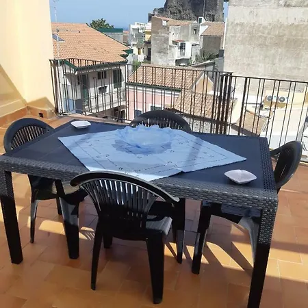 Charme In Apartment Aci Castello